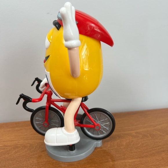 M&M'S Dispenser Yellow M&M On Bicycle Novelty Collectible - Picture 4 of 7